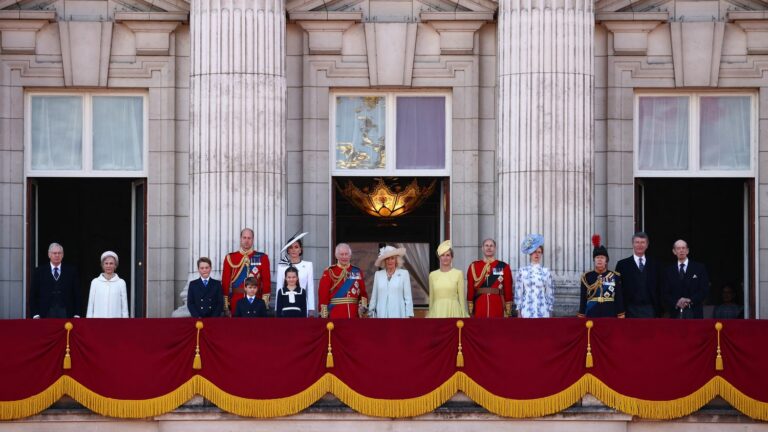 The famous balcony of Buckingham Palace in London is now open to the public