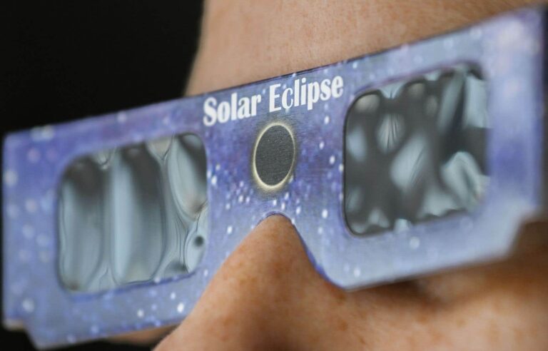 Three cases of retinal burns and three cases of corneal burns have been confirmed following the total solar eclipse in April.