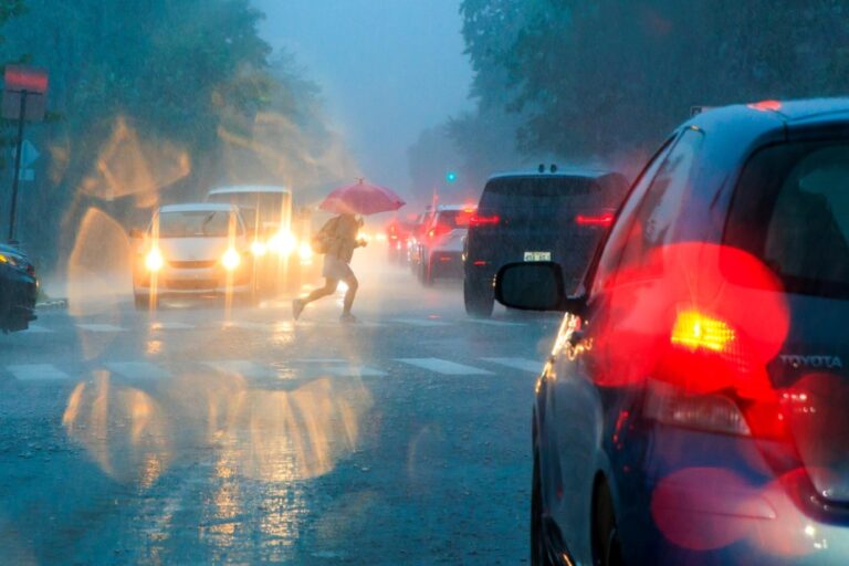 Tornado warning in southwestern Quebec