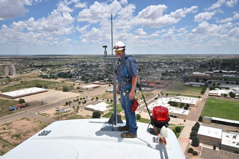 Training wind turbine repairers: a dizzying challenge