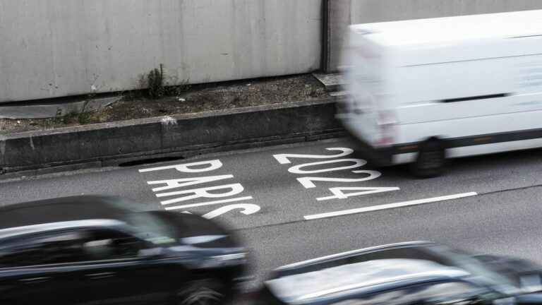 Transport Minister calls on Parisians to use their cars “as a last resort” on July 26, the day of the opening ceremony