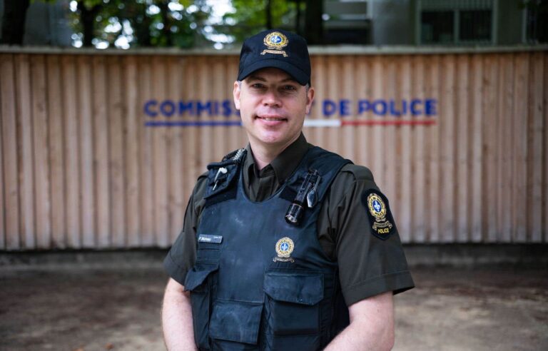 Twelve Quebec police officers lend a hand to French police officers during the Olympic Games