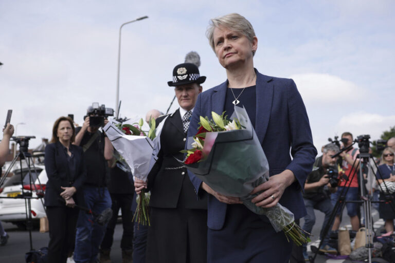 UK | People mourn after three girls die in knife attack