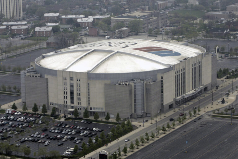 United Center Transformation | Bulls, Blackhawks Present Plan