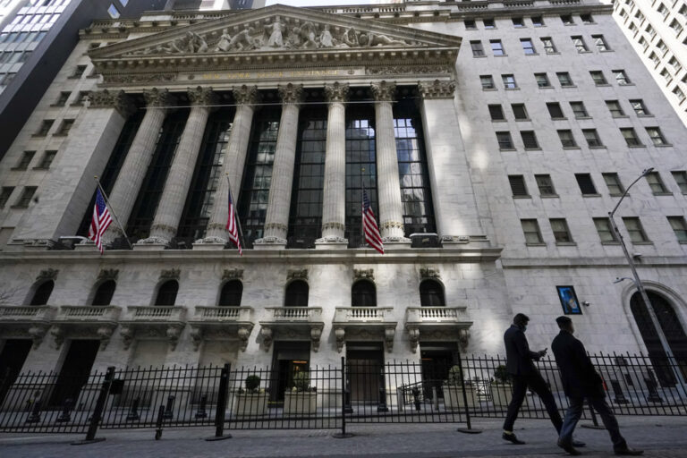 Wall Street Hesitates as Busy Week Opens