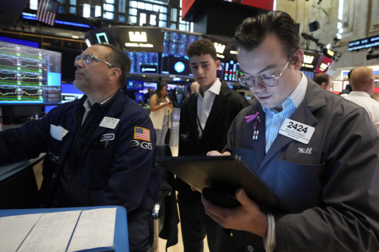 New York Stock Exchange closes in the red