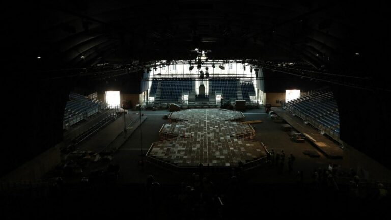 We explain why the tatami of the Arena du Champ-de-Mars had to be reassembled during the night from Wednesday to Thursday