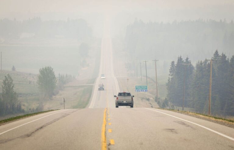 Wildfire forces evacuation of Jasper town