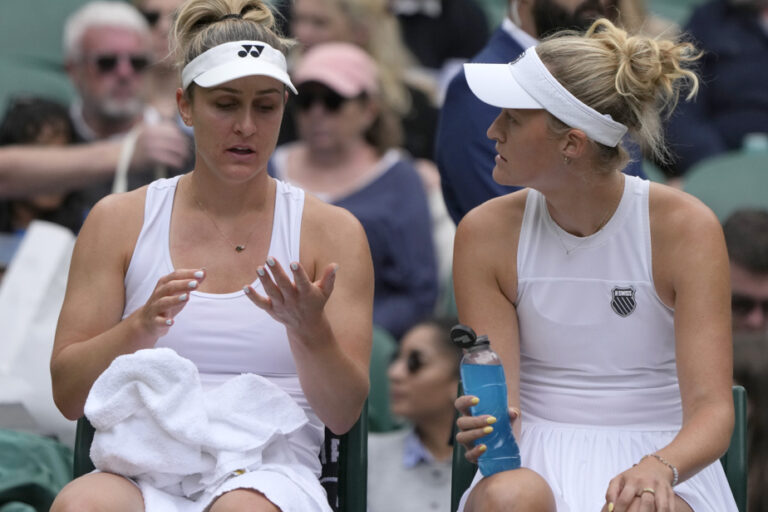 Wimbledon |  Gabriela Dabrowski and Erin Routliffe in the doubles final