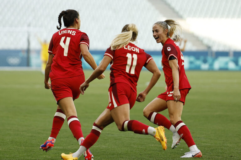 Women’s Soccer | Canada beats New Zealand 2-1 in curtain-raiser