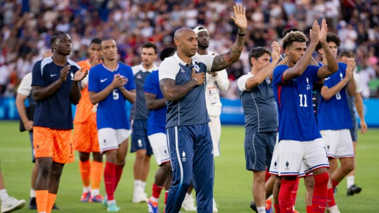 A silver medal for Thierry Henry’s players and a tip of the hat to Tony Estanguet, “man of the year” for Bixente Lizarazu