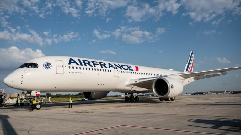 Air France plans to resume flights to Tel Aviv and Beirut on Tuesday