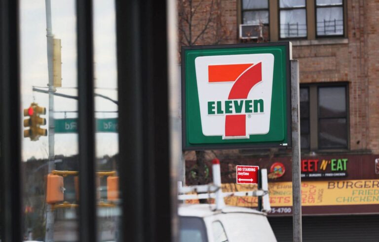 Alimentation Couche-Tard wants to buy the 7-Eleven convenience store chain