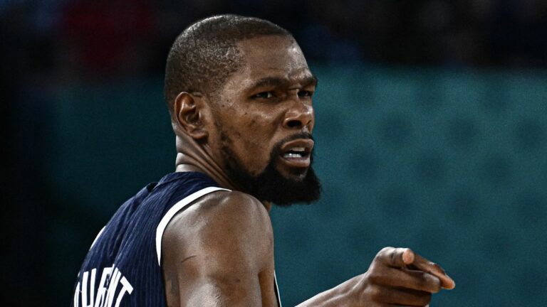 American basketball player Kevin Durant soon to be minority shareholder of the football club