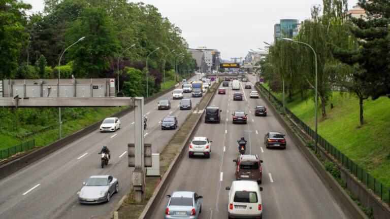 Anne Hidalgo reaffirms her desire to lower the maximum speed “during October”