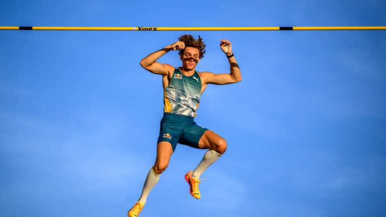 Armand Duplantis sets a tenth world record in pole vault with a jump of 6.26 m