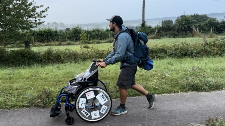 Armand Thoinet, who suffers from multiple sclerosis, succeeds in his new challenge of walking from London to Paris between the Olympic Games and the Paralympic Games