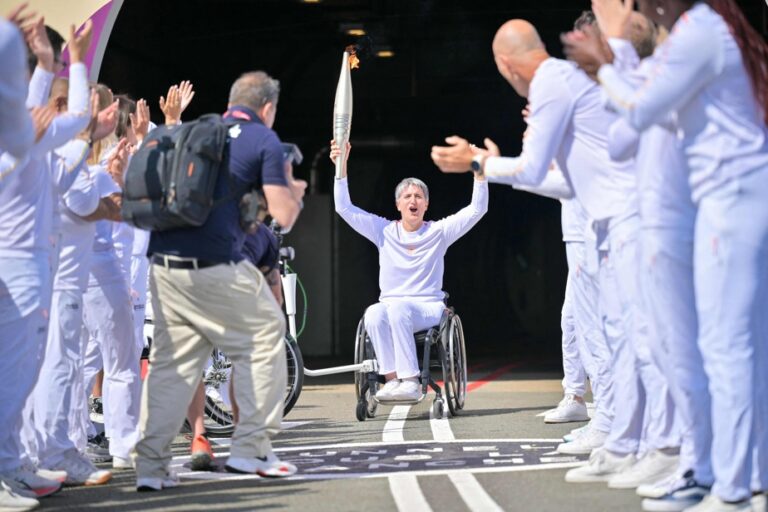 Arrival of the Paralympic flame | France immerses itself in the atmosphere of the Games