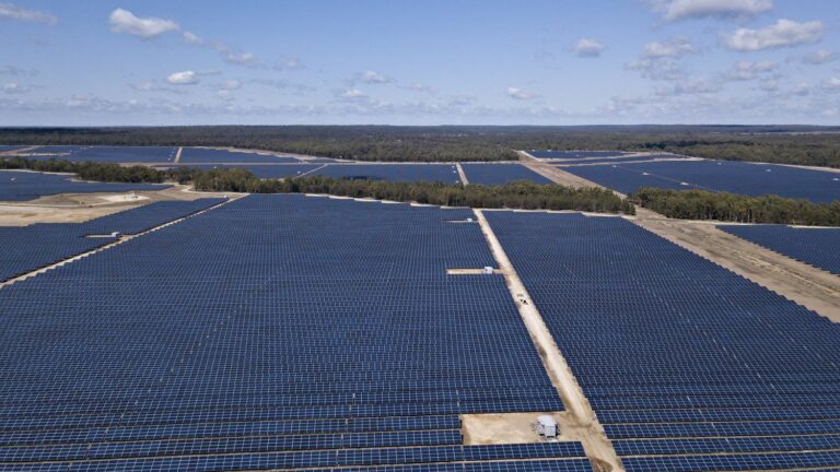 Australia approves plans for world’s largest solar park