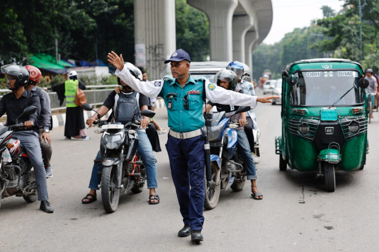 Bangladesh | Police end nearly week-long strike