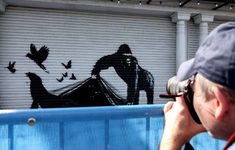 Banksy’s ninth work in London: animals freed from the zoo