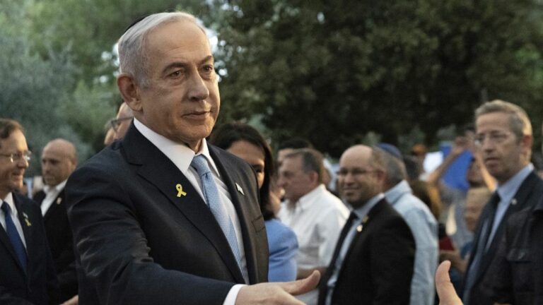 Benjamin Netanyahu agrees to discuss a truce, sending a delegation of negotiators on August 15