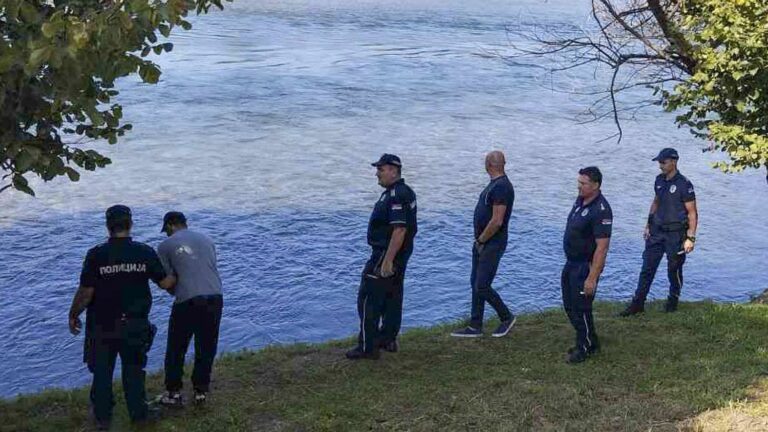 Bodies of nine migrants found after shipwreck on river between Serbia and Bosnia