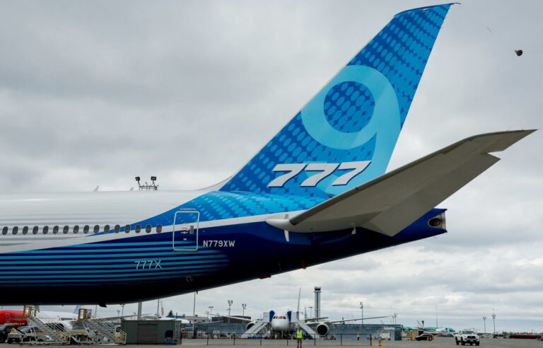 Boeing suspends 777X test flights after part failure