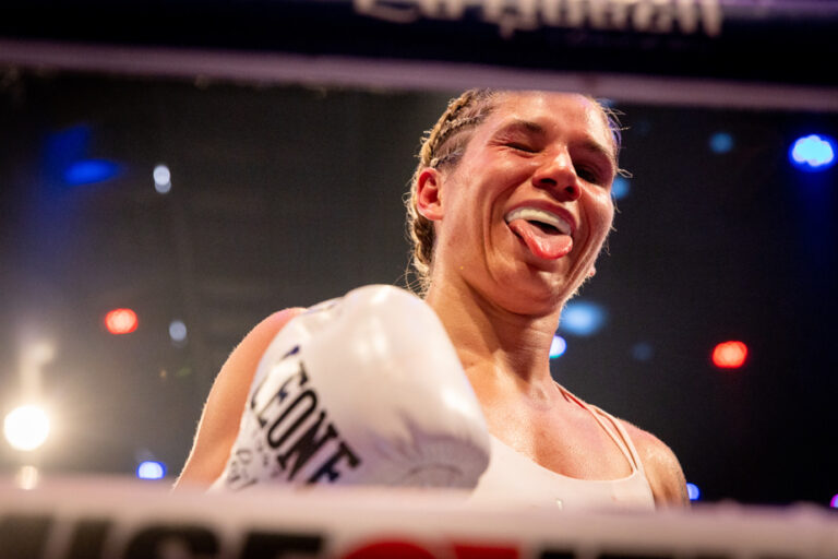 Boxing | Leïla Beaudoin wins a belt