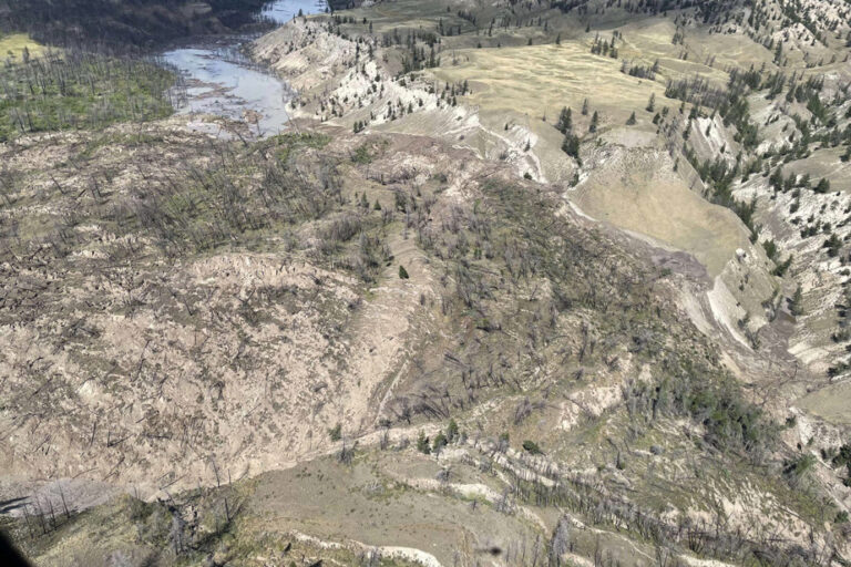 British Columbia | Landslide leads to evacuations