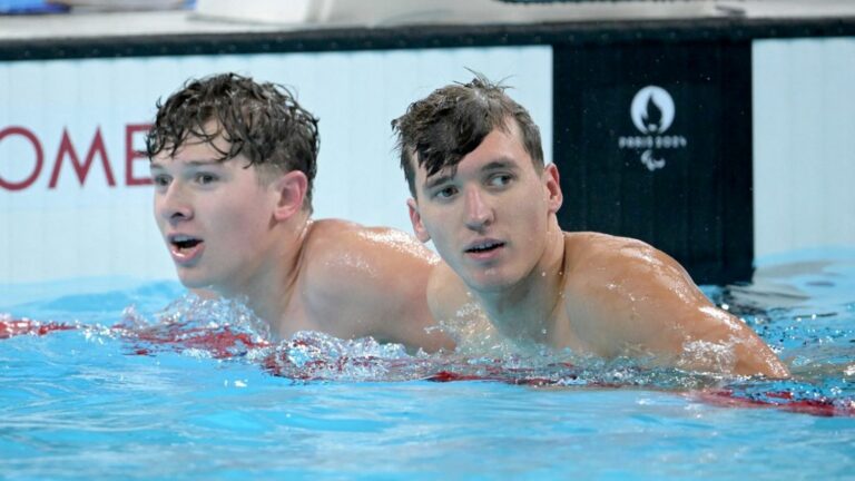 Brothers Alex and Kylian Portal win silver and bronze medals in the 400m freestyle