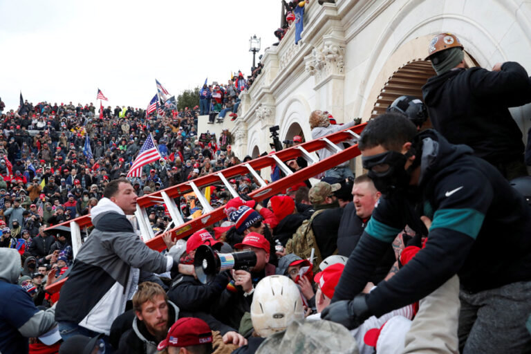 Capitol Storming | Woman Was Armed to the Teeth on Jan. 6, FBI Says