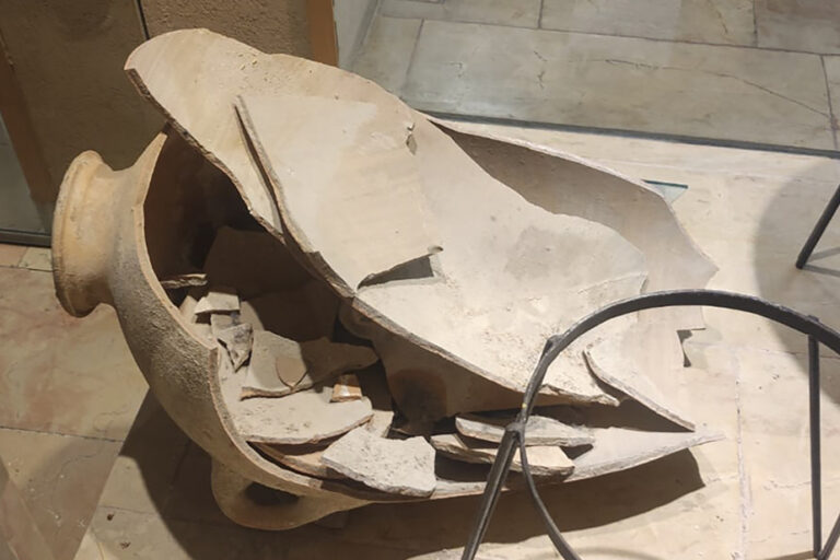 Child breaks 3,500-year-old jar in Israeli museum