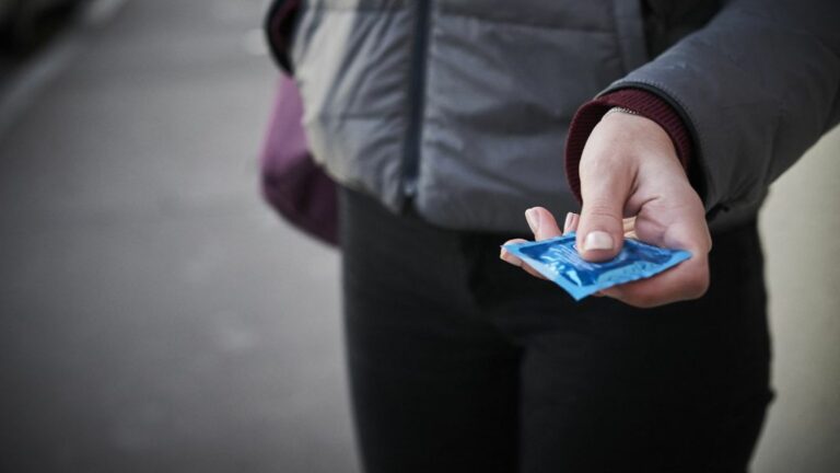 Condom use is falling “worryingly” among adolescents in Europe, warns WHO