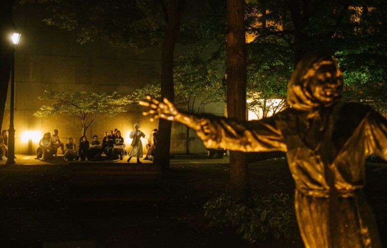 Discover Old Montreal in the company of a ghost