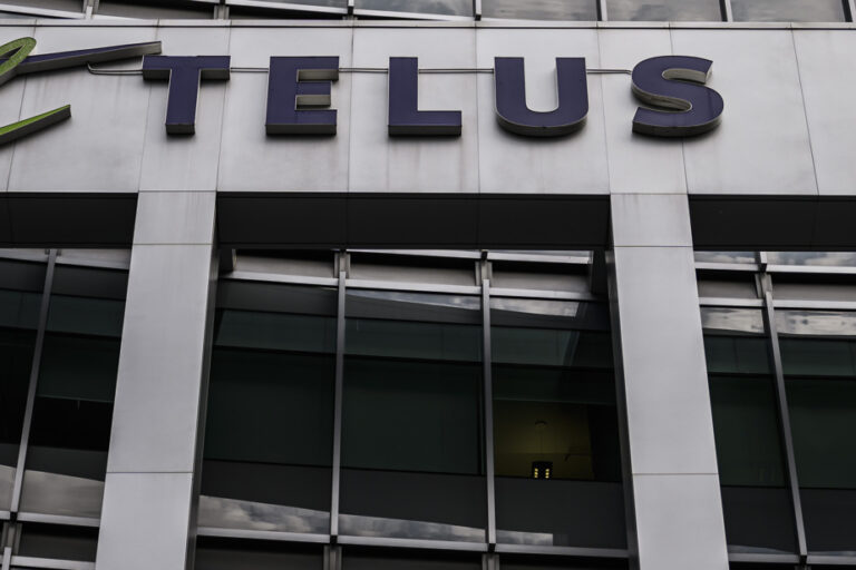 “Disguised dismissals” at Telus | Steelworkers protest in Montreal