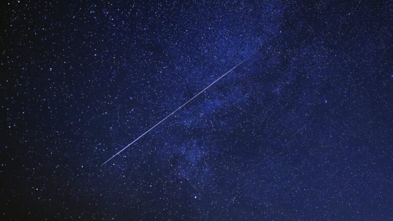 Dozens of shooting stars per hour expected this weekend