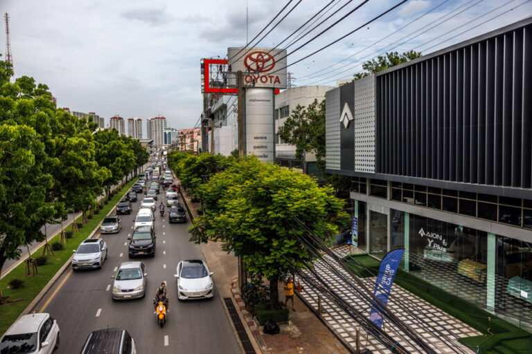 Economic Planet | China jostles the Japanese in their Thai gardens