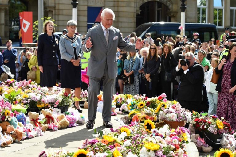 England | Charles III meets survivors of the attack on Southport