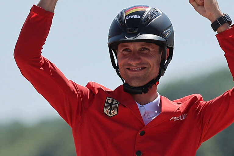 Equestrian | Kukuk wins gold in individual show jumping; Deslauriers finishes 18th