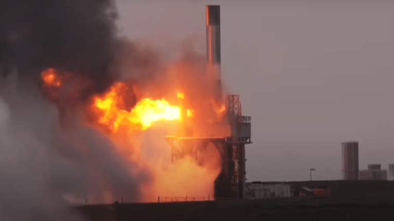 First rocket to leave Europe fails to take off