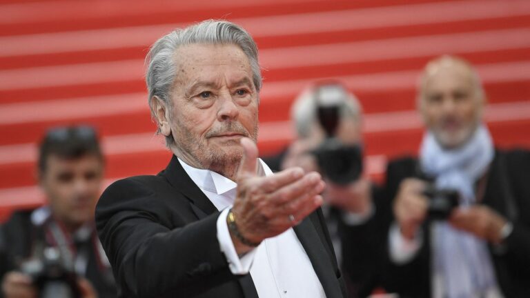 Follow the tributes and reactions after his children announced the “departure” of the French cinema icon