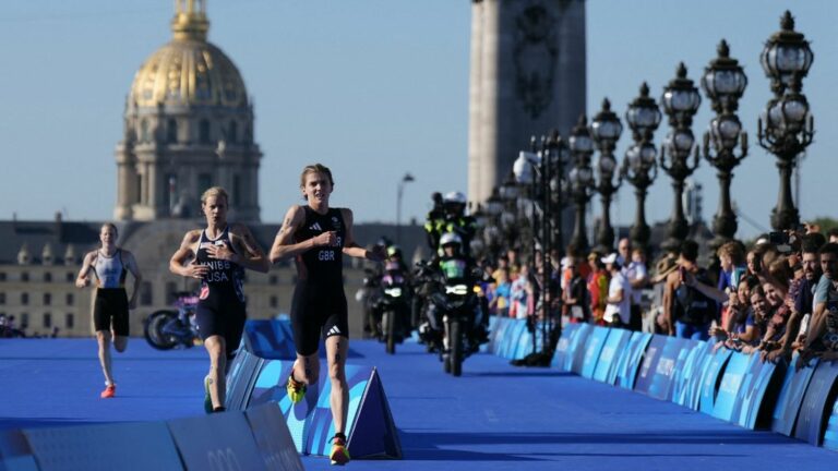 France at the foot of the podium in the mixed triathlon relay, Simone Biles and Armand Duplantis in search of gold… Follow the Olympic day