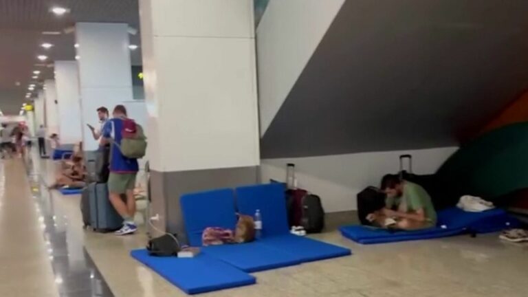 French tourists still stuck at the airport