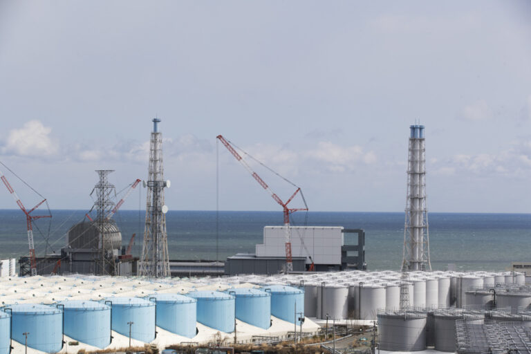 Fukushima | Japan to begin test to remove nuclear debris from reactor