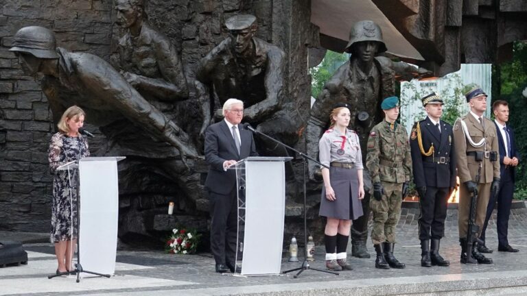 German President asks Warsaw Uprising veterans for ‘forgiveness’