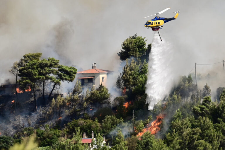 Greece | Major wildfires near Athens prompt evacuation of Marathon town