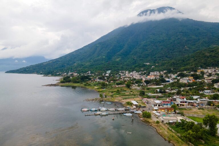 Guatemala | The “guardians” of a lake threatened by pollution