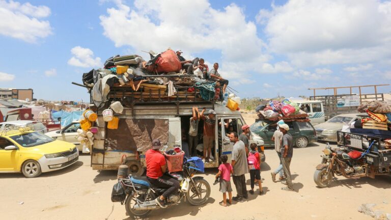 Hundreds of Palestinians flee new Israeli operation in southern Gaza