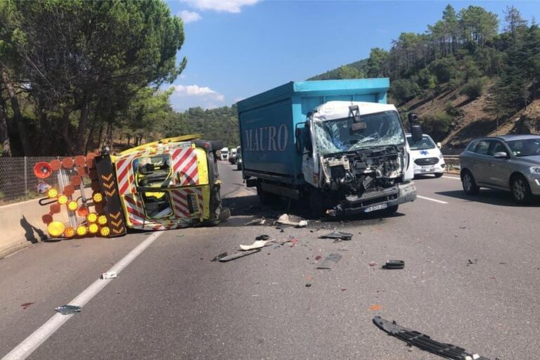 Impressive collision on the A8 motorway between a patrol vehicle and a truck